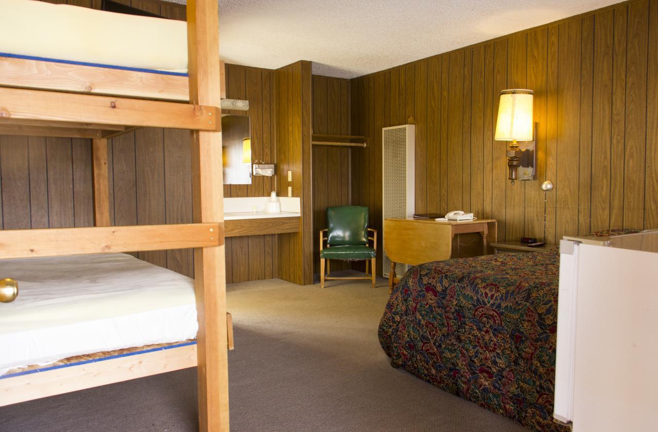 The Village Inn Motel & Restaurant Challis Eksteriør billede